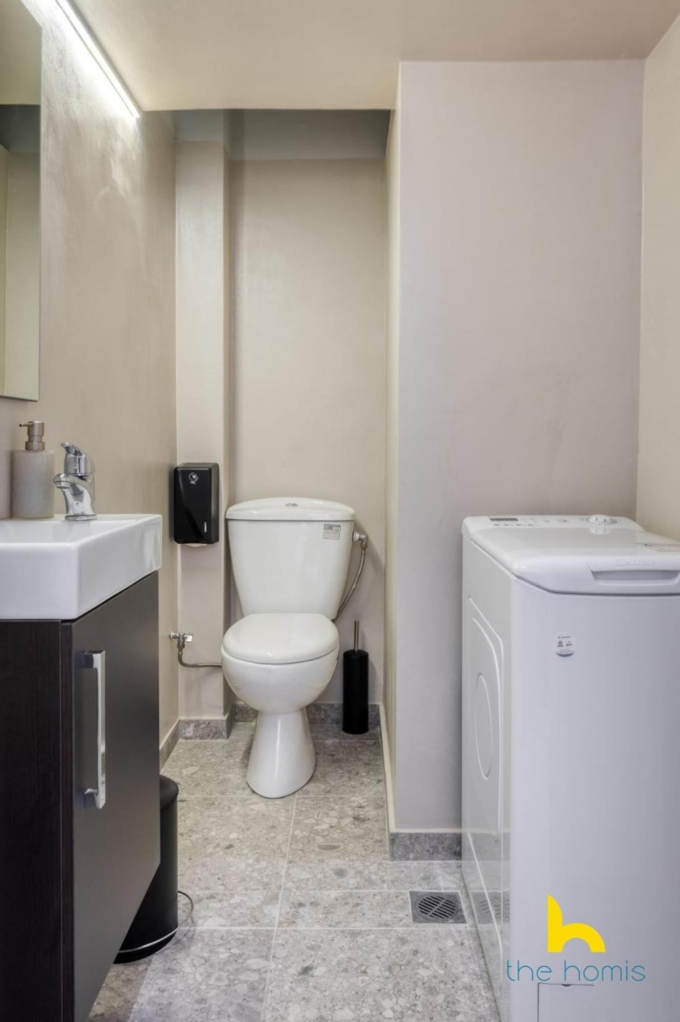 Contemporary 2-Bdr Apt Near Kalimarmaro & Alsos Park! 아테네 외부 사진