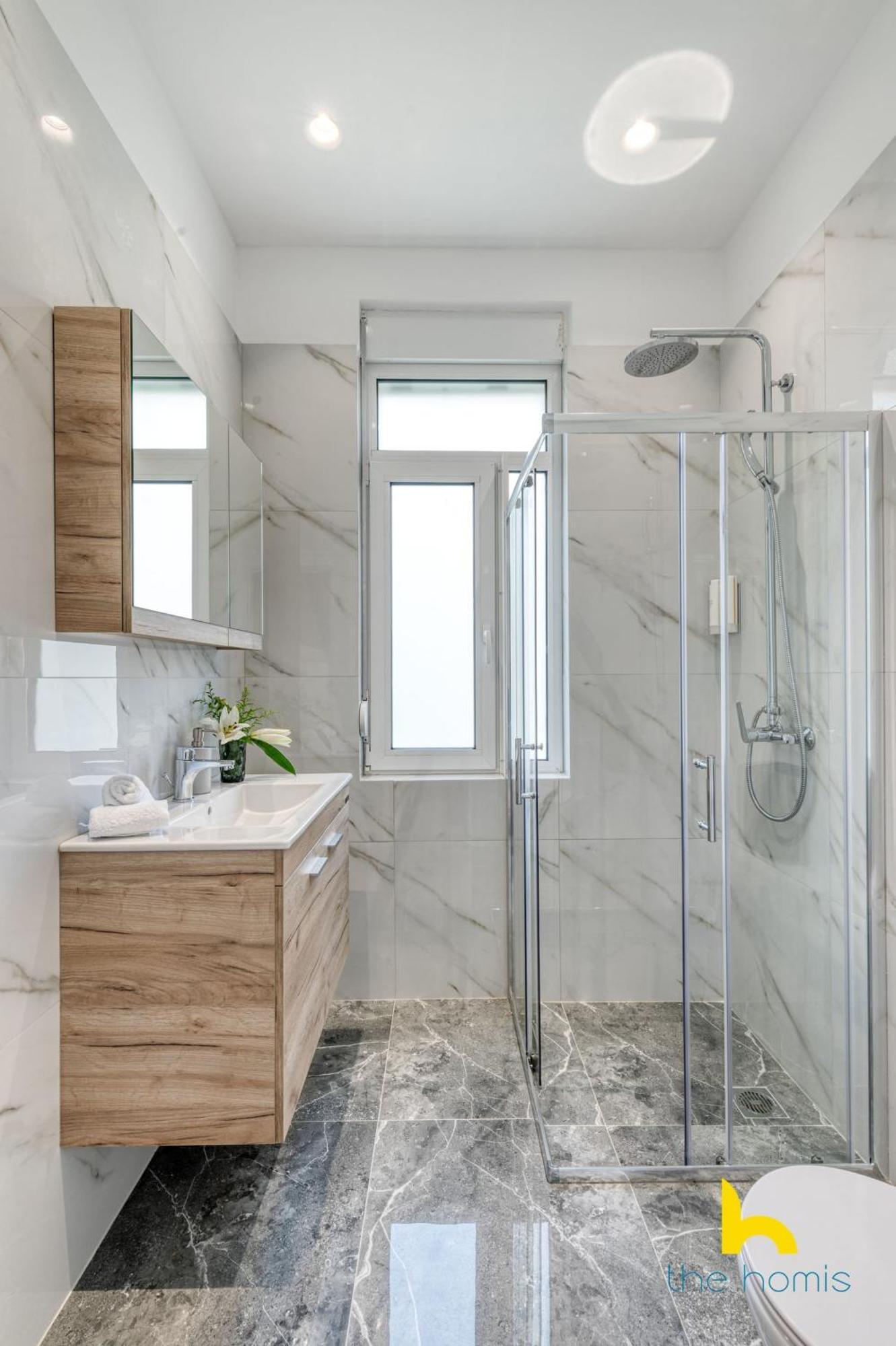 Contemporary 2-Bdr Apt Near Kalimarmaro & Alsos Park! 아테네 외부 사진